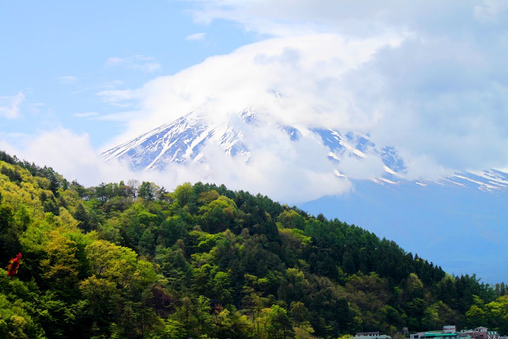 Kamiyoshida, Fujiyoshida, Yamanashi Prefecture 403-0005, Japan by quanphe ngoduc