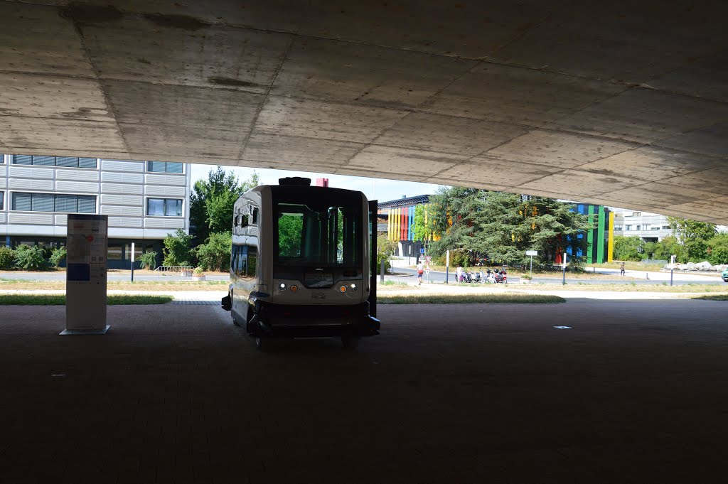 Swiss bus without driver in Lausanne EPFL by Artur Braun