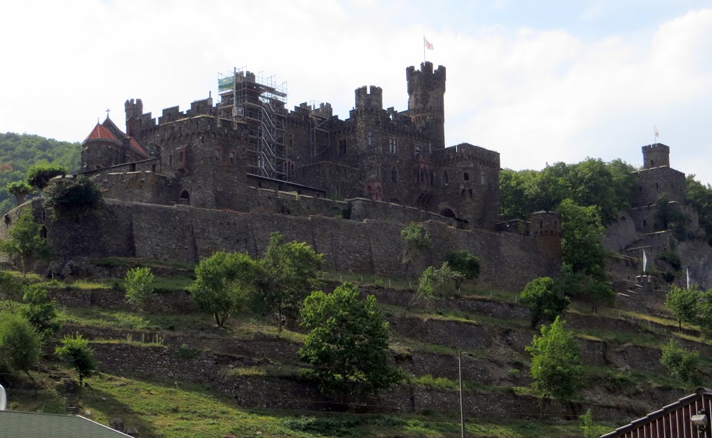 Burg Reichenstein by Frank Frankenstein