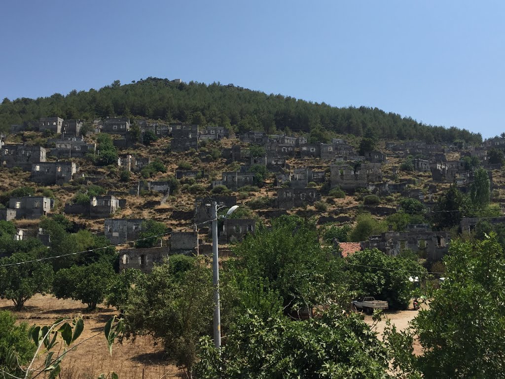 Kuyubaşı, 48300 Kayaköy/Fethiye/Muğla, Turkey by Şenol KARA