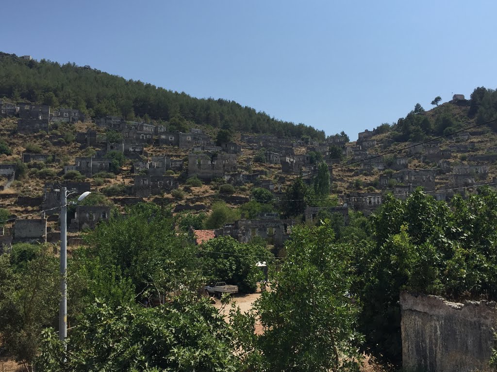 Kuyubaşı, 48300 Kayaköy/Fethiye/Muğla, Turkey by Şenol KARA