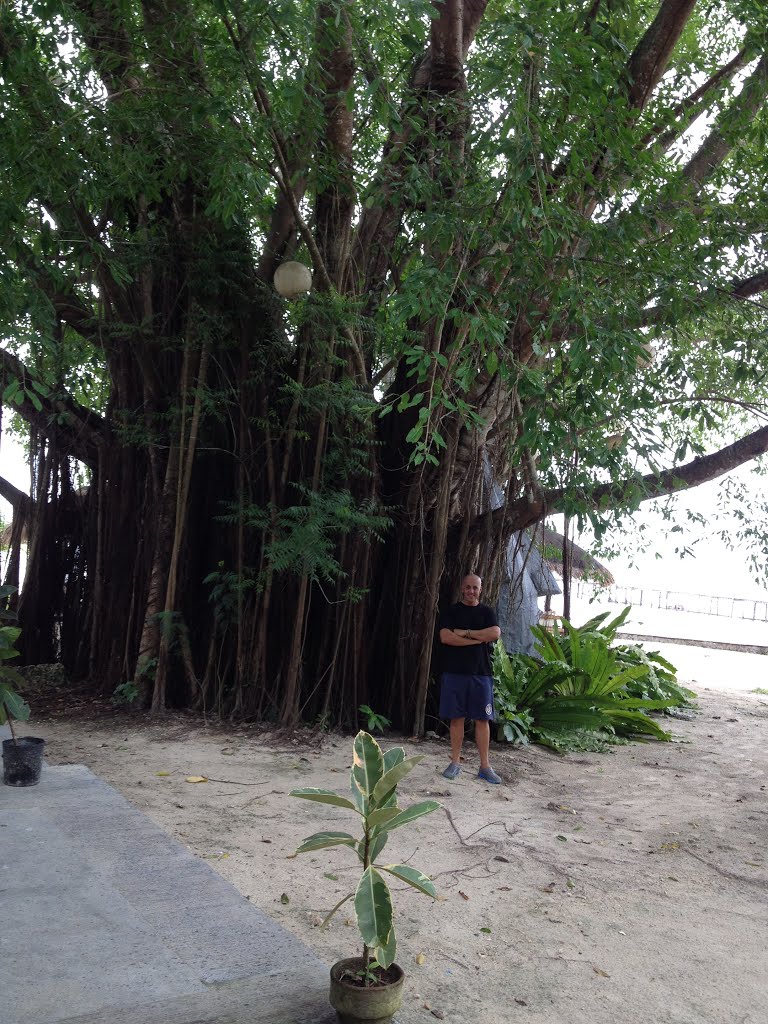 Tambo, Babak, Island Garden City of Samal, Davao del Norte, Philippines by Naser Al-Eedan