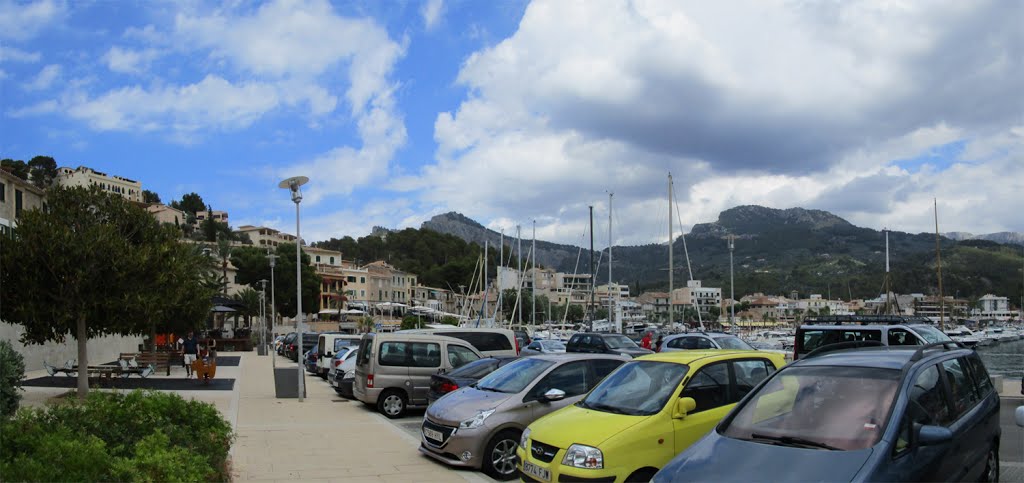 Port de Soller by Toon Geusens