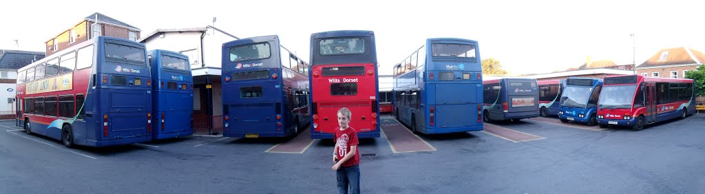 Bus Station, Lymington, Hampshire, UK by Phlipflop