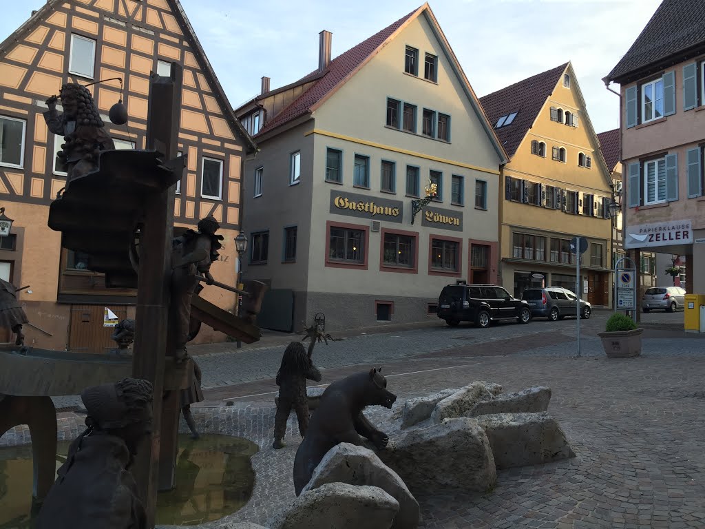 Narrenbrunnen Stuttgarter Straße by Rene Weise