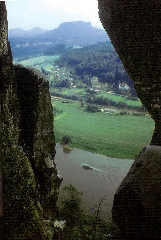 Elbe river, Rathen, Germany by Péter Kesselyák