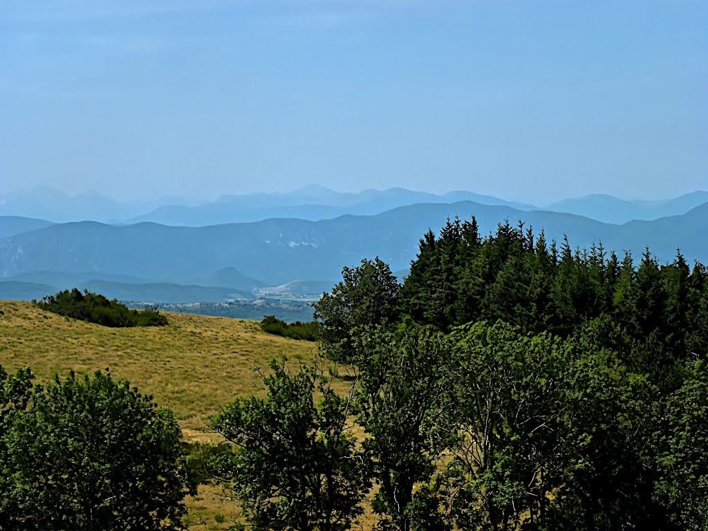 Asuèlh de Rasés Aut - Terròla de Rassés - Occitania by Franc Bardou