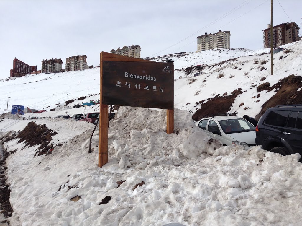 Bienvenido a Valle Nevado by Luis Cesar