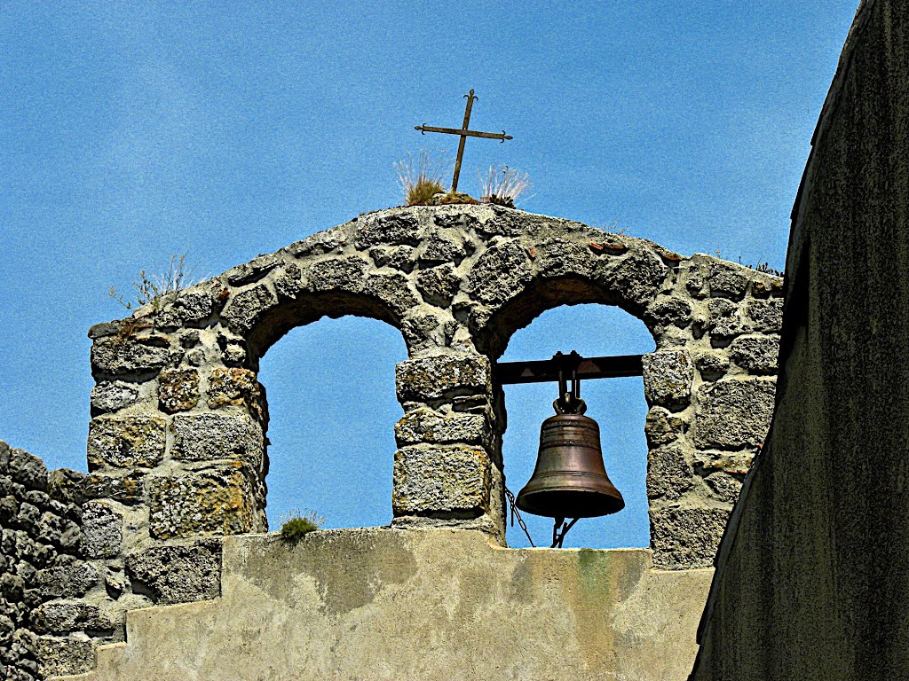 Glèisa d'Auriac d'Auriagués - Occitania by Franc Bardou