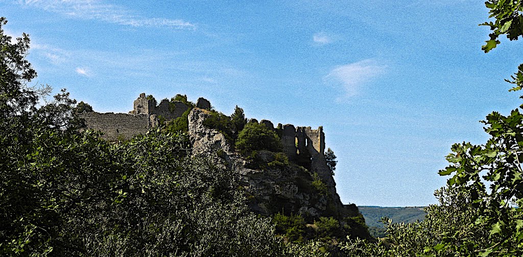 Castèl d'Auriac d'Auriagués - Occitania by Franc Bardou