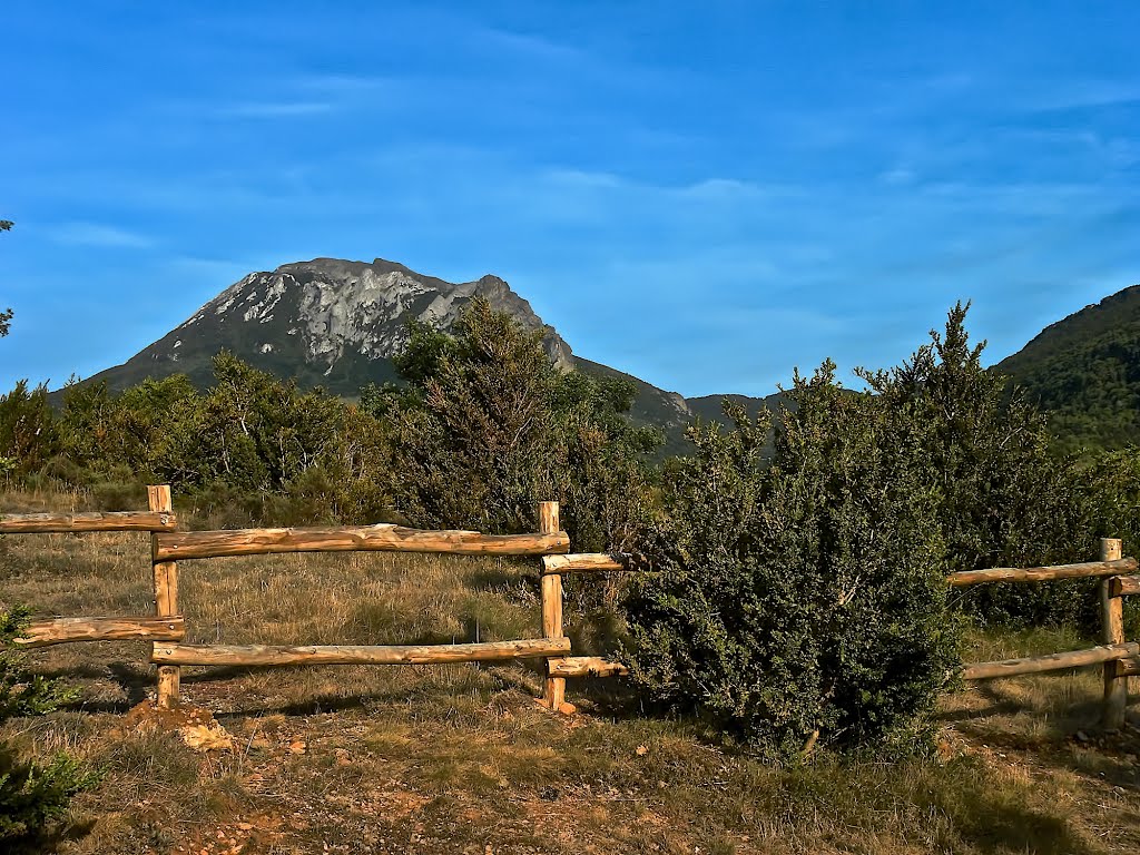 Massís del Pèg - Bugarag de Rasés - Occitania by Franc Bardou