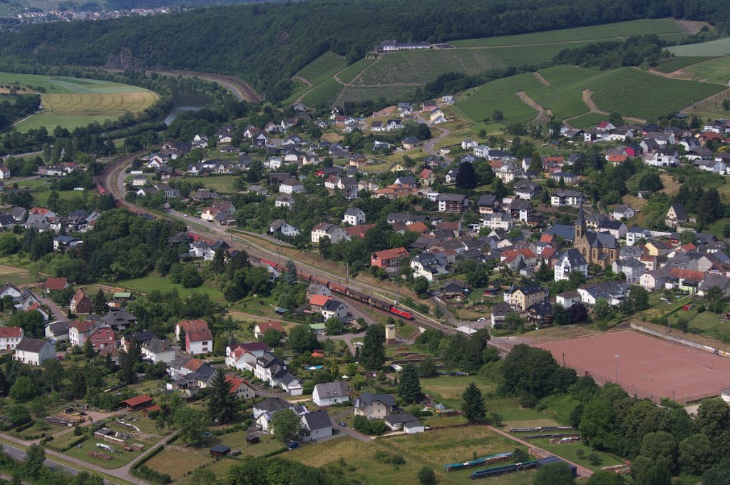 152 008-9 mit Güterzug ins Saarland bei Serrig - 28.06.2015 by Erhard Pitzius