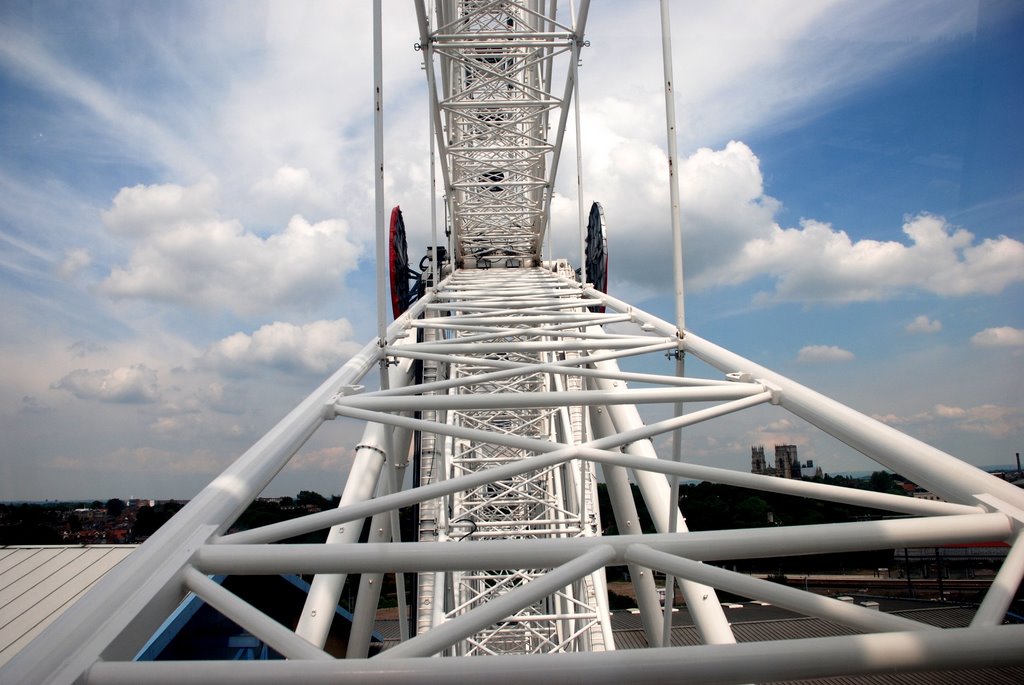 Yorkshire Wheel - with York Minster inbetween the spokes by Paul and Sue