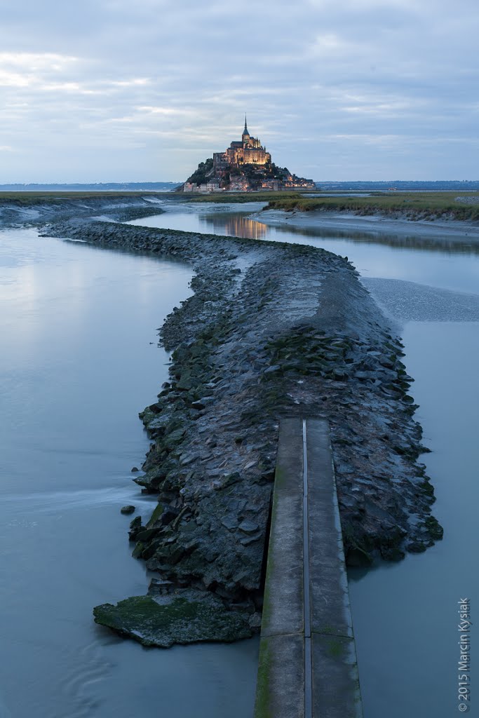 Le Mont Saint-Michel by Marcin Kysiak