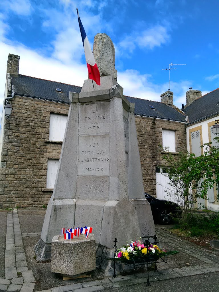 Monument aux morts La Trinité Sur Mer MORBIHAN 56 FRANCE 08 05 2015 by bodelin jean-luc