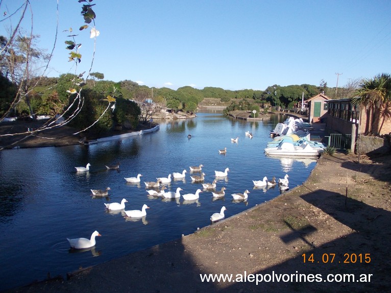 Necochea - Lago de los Cisnes (www.alepolvorines.com.ar) by alepolvorines