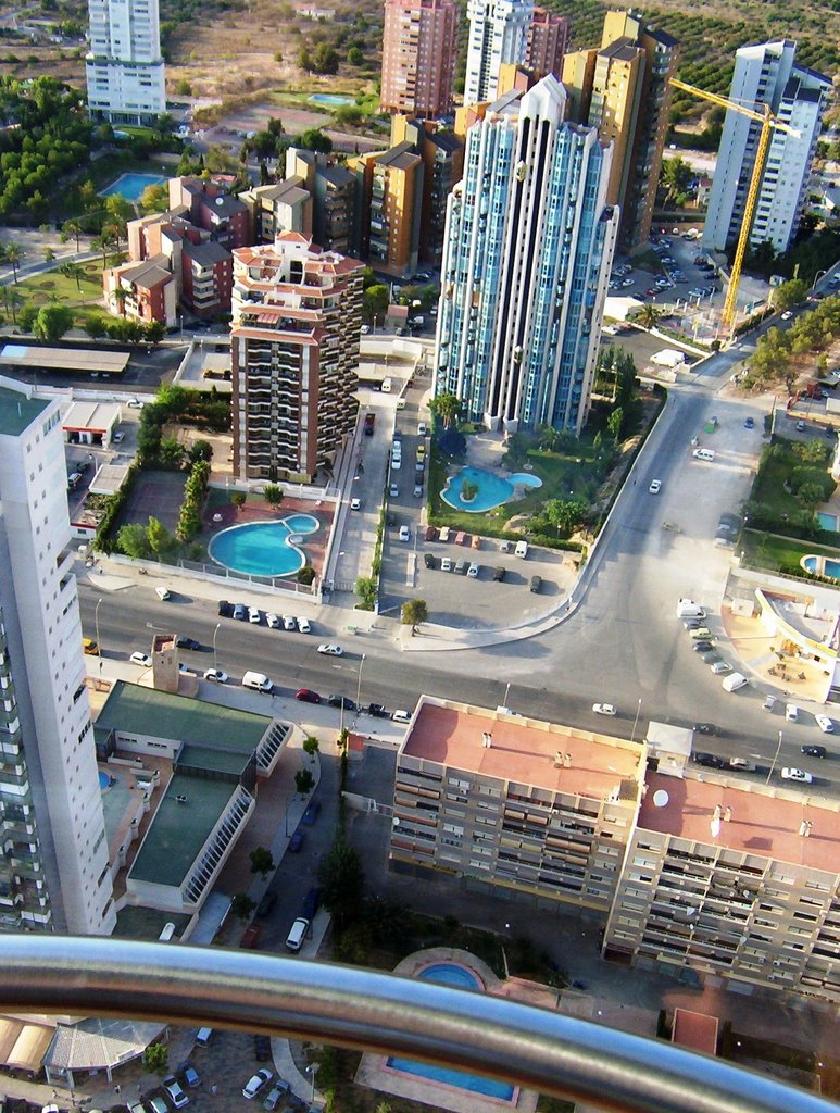 Hotel Bali panorámaliftjéből / From the elevator by Reni & Krisz