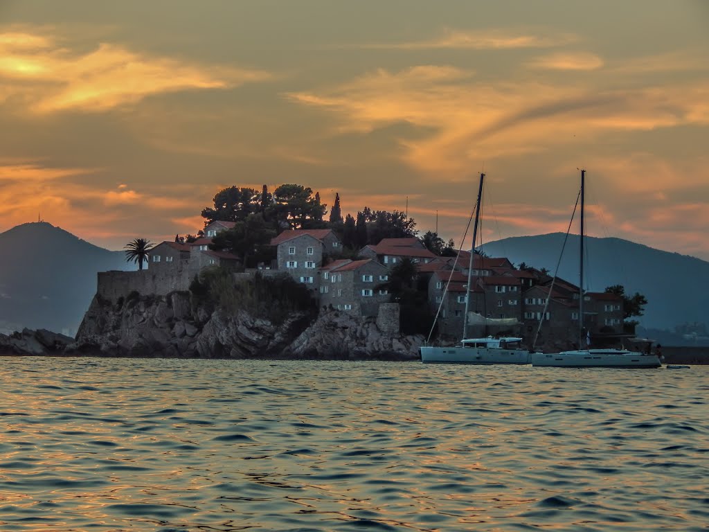 E80, Sveti Stefan, Montenegro by dizajner