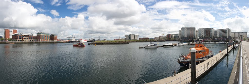 Cycling trip 2015-07 Belfast area Titanic yard H&W by Seimen Burum