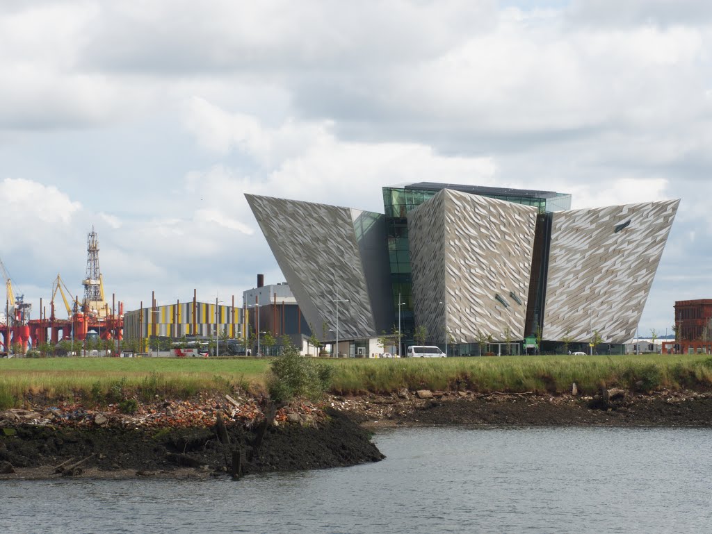 Cycling trip 2015-07 Belfast area Titanic yard H&W by Seimen Burum