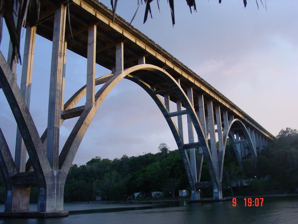 Puente Canimar by Raydel Lorenzo