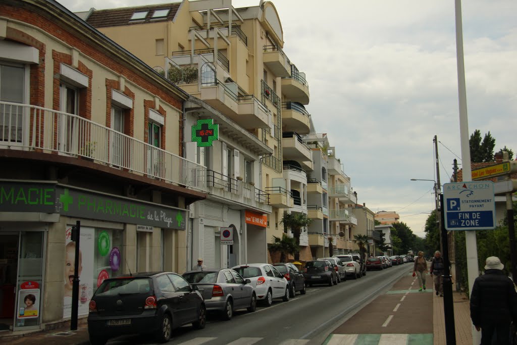 Boulevard de la Plage by Roman Tcymbal