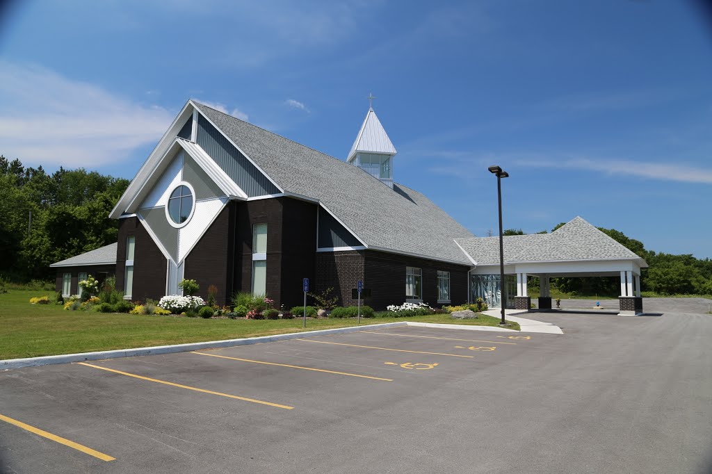 Trinity Presbyterian Church by Walter_Arksey