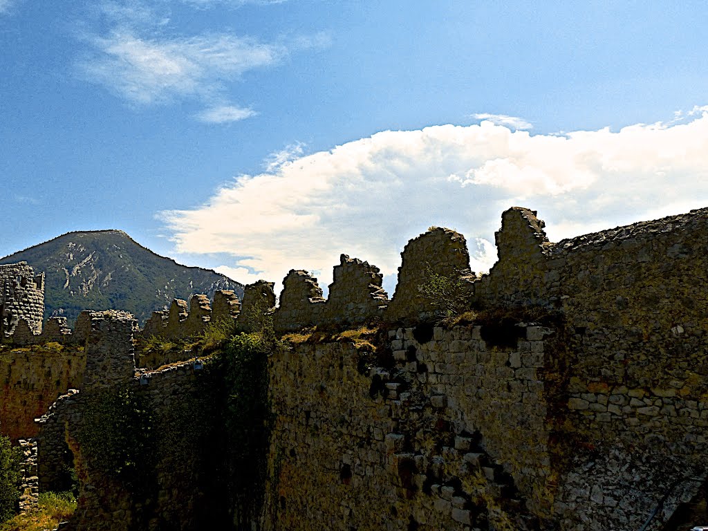 Castèl de Pèglaurenç - Donesan - Occitania by Franc Bardou