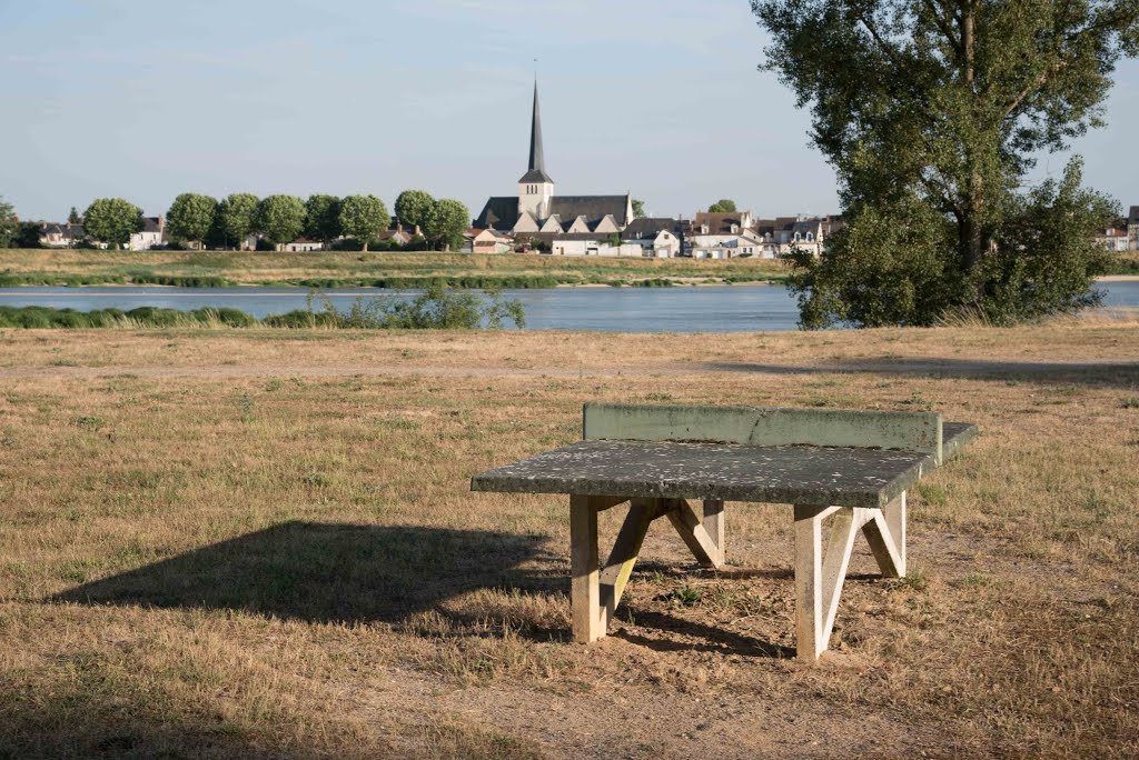 Sully sur loire by zhong han