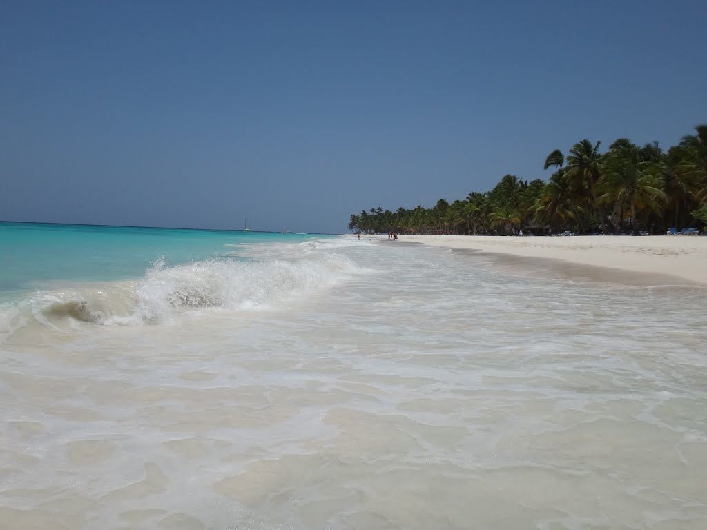 Isla Saona by Sylvie Marcé