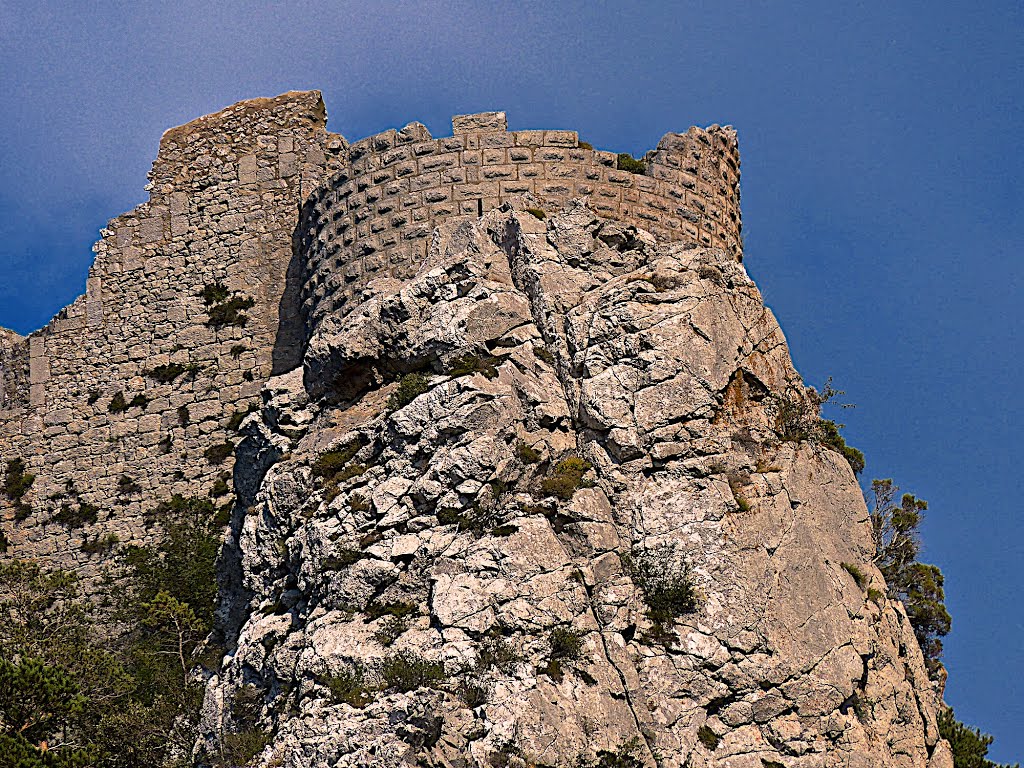 Castèl de Pèglaurenç - Donesan - Occitania by Franc Bardou