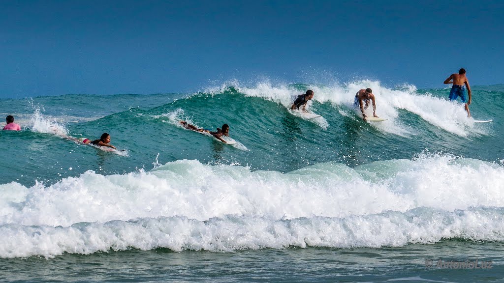 Surf na Praia do Francês, Marechal Deodoro, Alagoas by Antonio MS