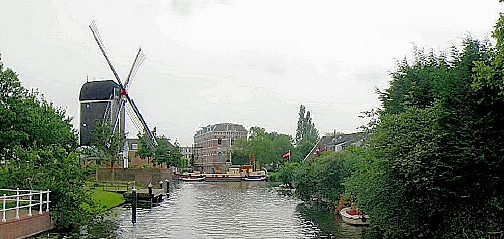 Leiden - Korenmolen De Put by carlo bianco