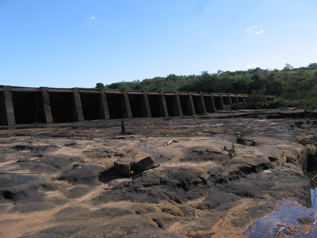 Represa do Rio São Domingos by Marcelo J. Santos