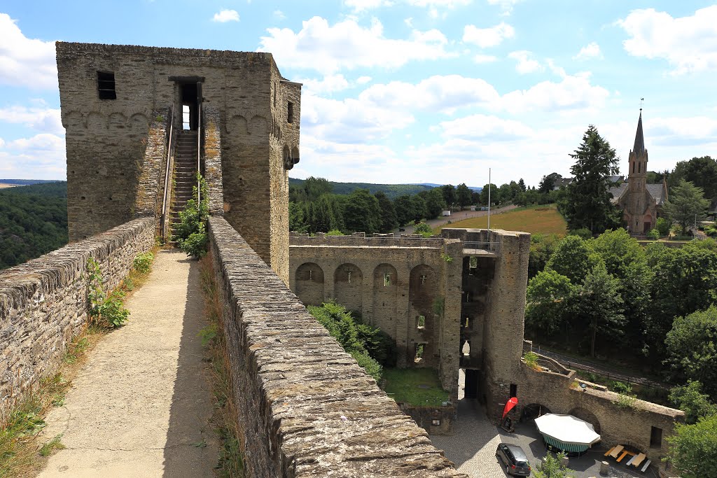 Burg Hohenstein by Kinyanjui Hager