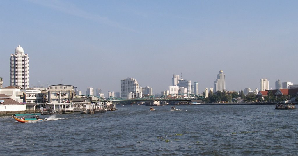 View from river Mae Nam Chao Phraya to the skyline of Bangkok (2006-01) by arco_on_tour