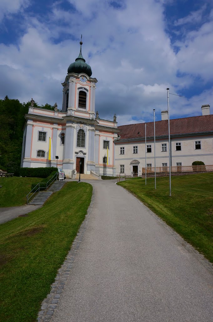 Servitenkloster Mariahilfberg by Michael Pigler