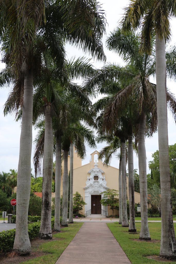 LB - Entrance to the chapel of the United Church of Christ by Luis O. Boettner