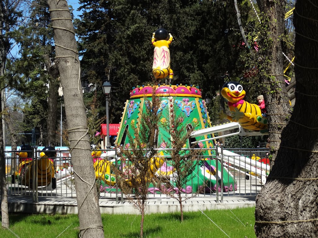 Mushtaidi Amusement Park, Tbilisi by PlamenB