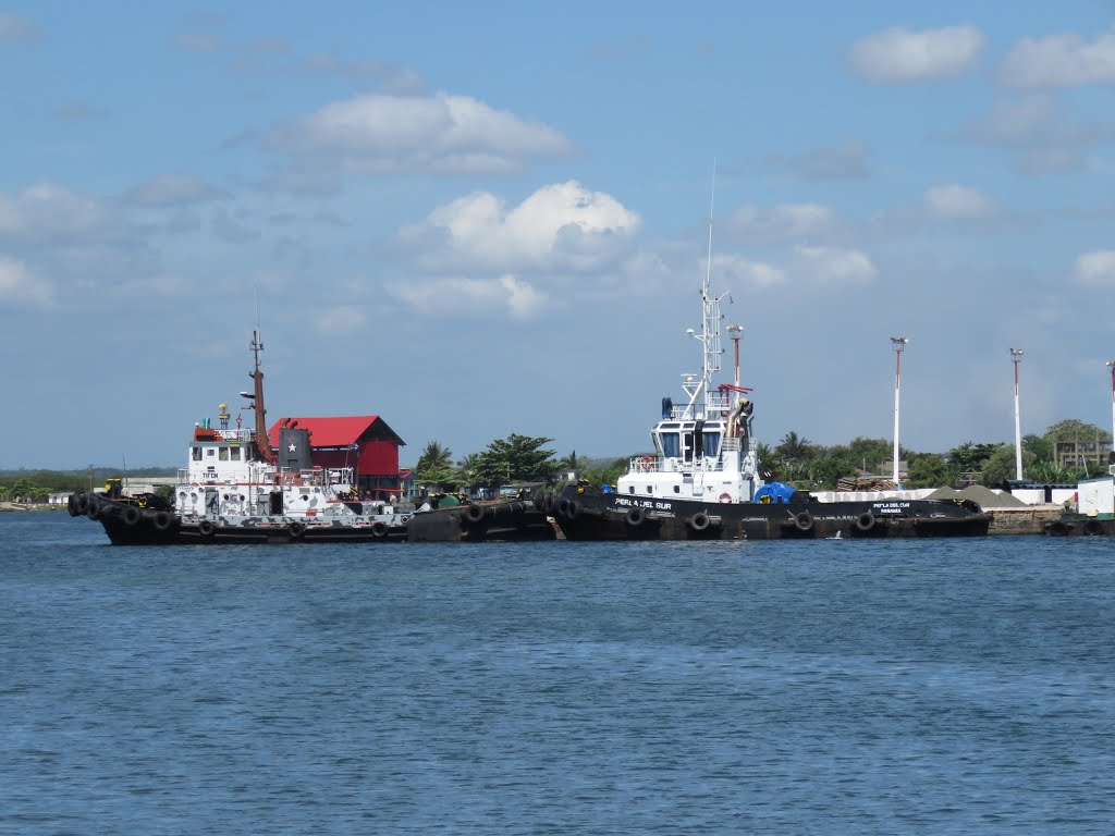 Cienfuegos, Cuba by Osvaldo Colman