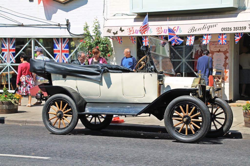 Vintage Ford ~ Woodhall Spa 1940's festival weekend 2015 by Steve. D