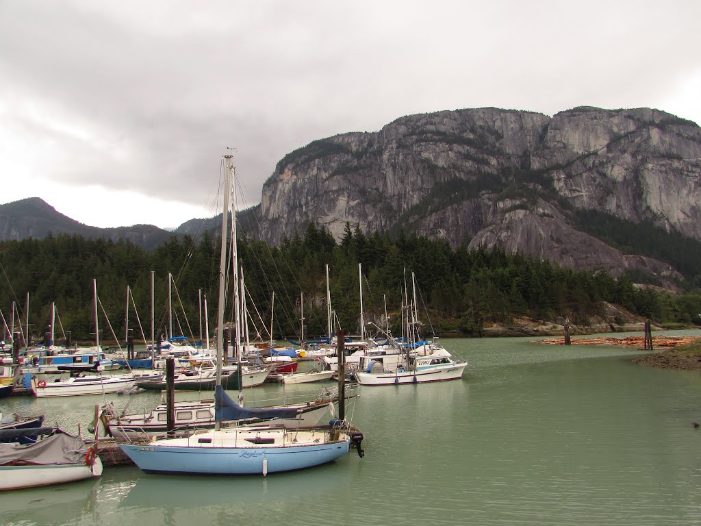 Squamish Yacht Club by Chris Sanfino