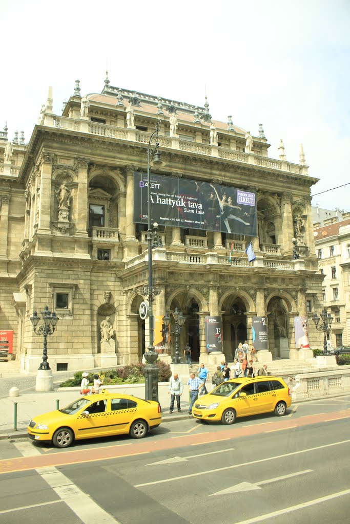 Teatro de la Comedia de Budapest by lmontero