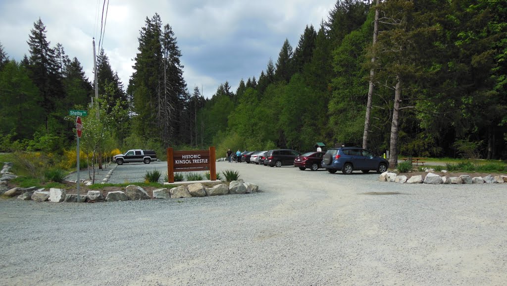 Kinsol Trestle - entering the south parking lot (Duncan, BC) by Ingemar Olson