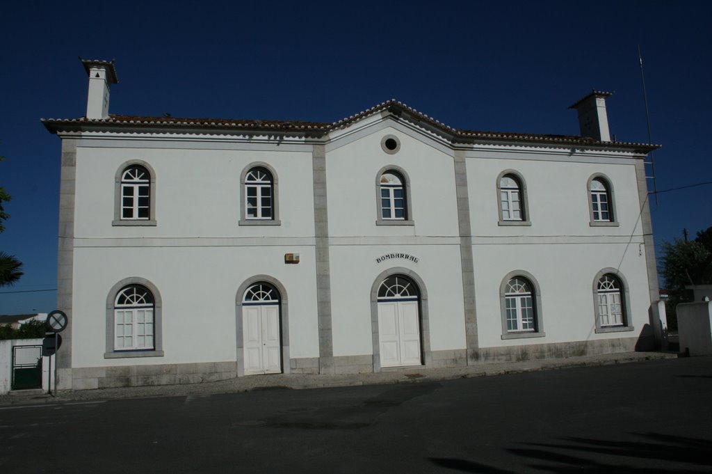 Estação Ferroviaria de Bombarral - Bombarral - Leiria - Portugal - 39º 15' 54.81" N 9º 9' 14.43" W - by Geraldo Salomão