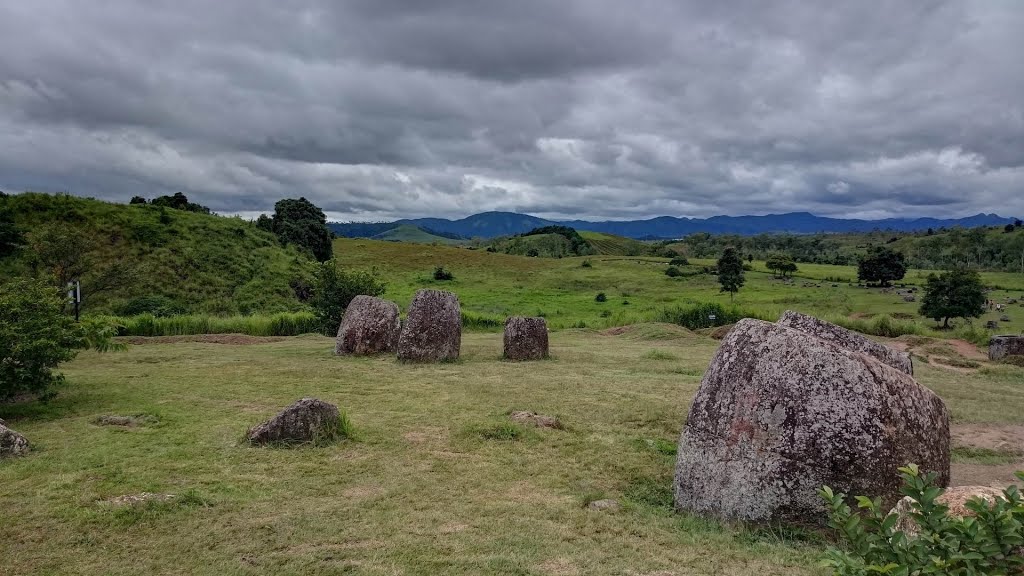 Plain of Jars ジャール平原 단지평원 Cánh đồng Chum ทุ่งไหหิน Krukkesletta by World Traveller Mars…