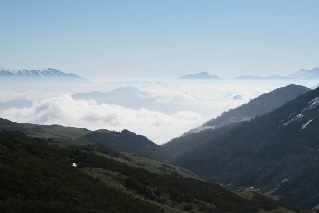 Vista desde el alto de San Glorio by goboldituk