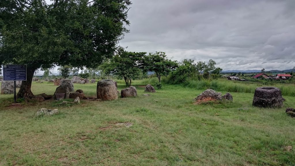 Plain of Jars ジャール平原 단지평원 Cánh đồng Chum ทุ่งไหหิน Krukkesletta by World Traveller Mars…