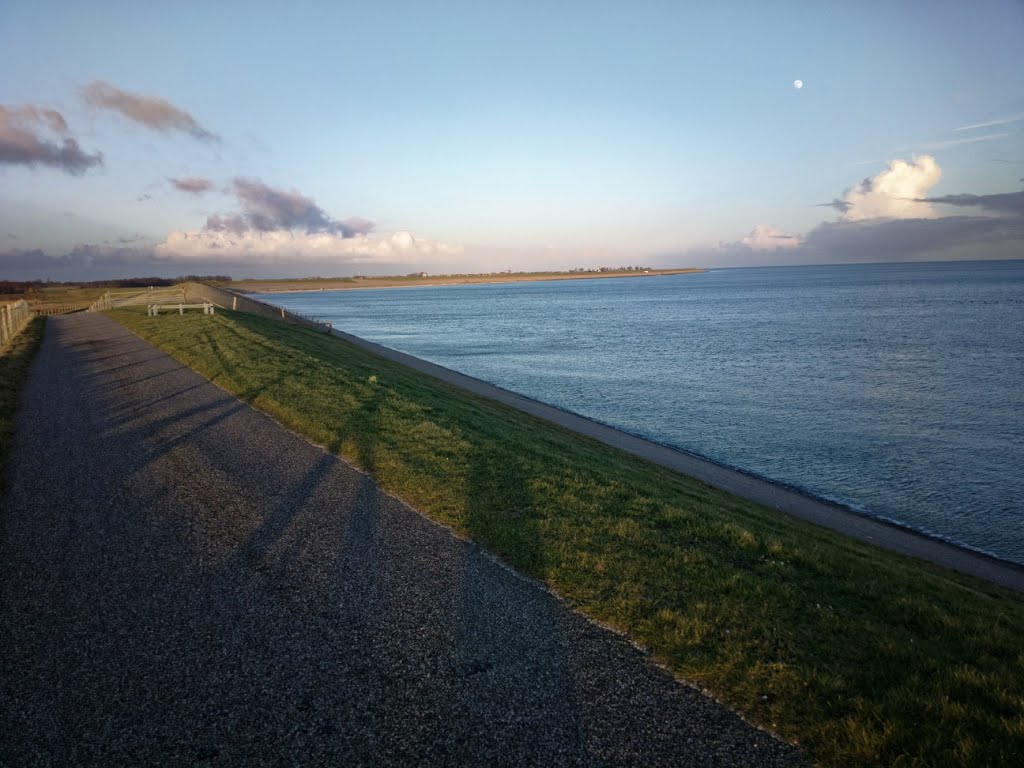 Texel - Prins Hendrikpolder - Waddenzeedijk - View ENE by txllxt TxllxT