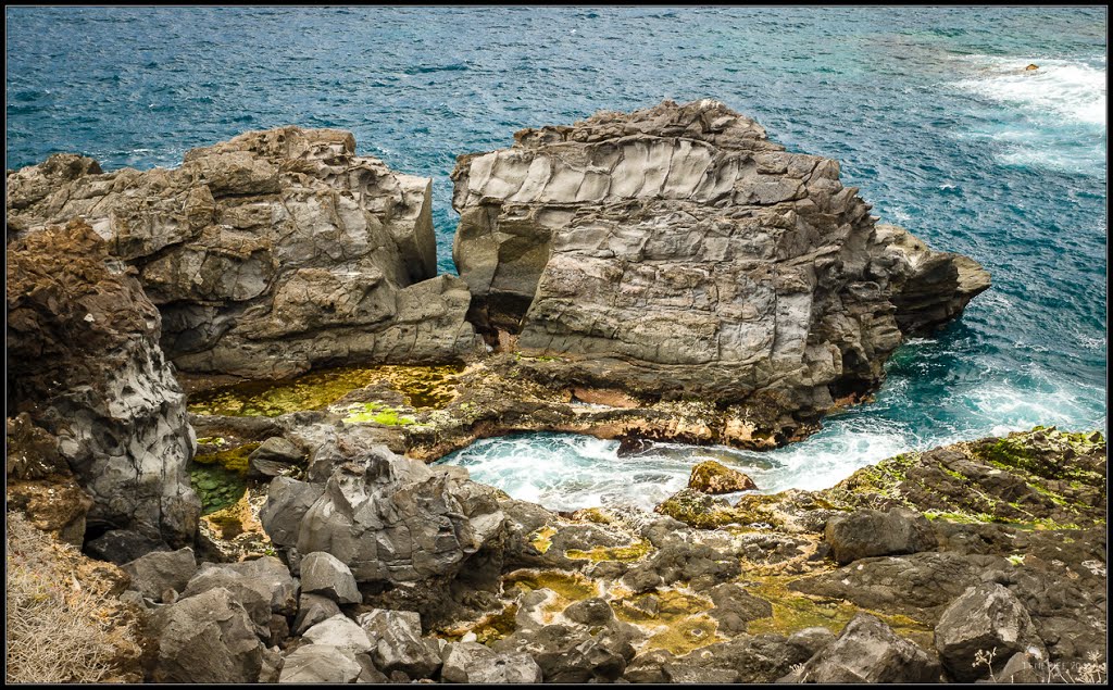 Buenavista del Norte, Santa Cruz de Tenerife, Spain by Radek Skuhra